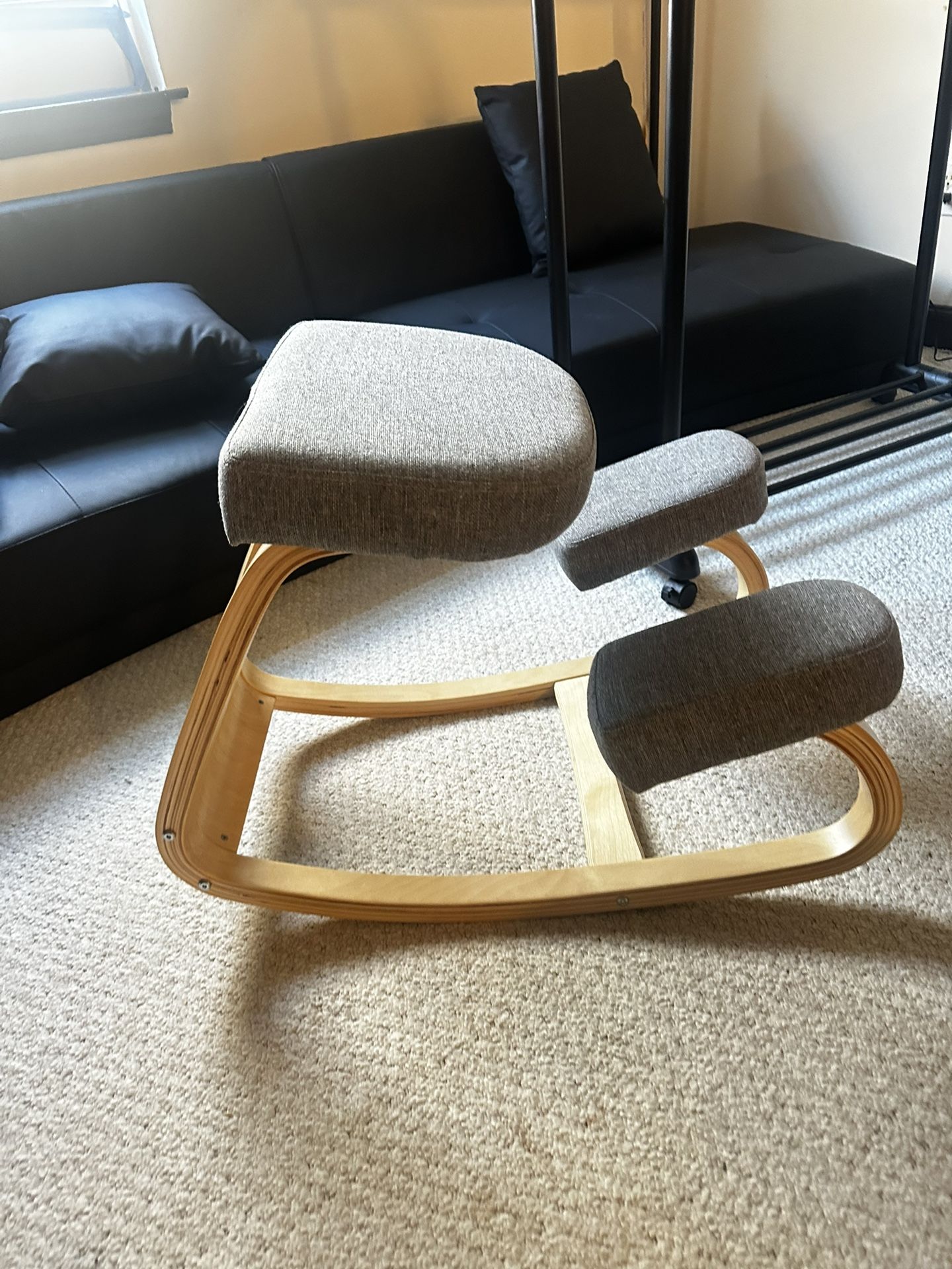 Uplift desk Ergonomic Kneeling Chair New