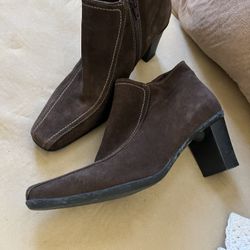  La Canadienne Ankle Boots Size 8.5