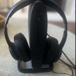 Insignia Wireless Headphones & Transmitter For TV 