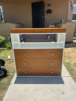 Modern dresser