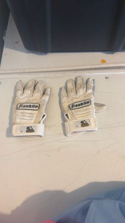 Youth medium baseball batting gloves