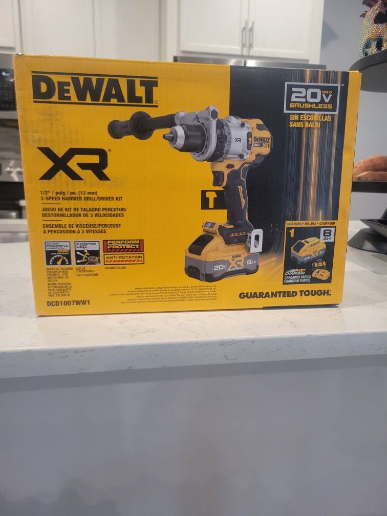 DEWALT 20V MAX XR With Fast Charger