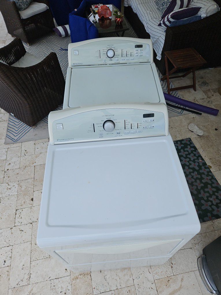Kenmore Washer/Dryer For 100.