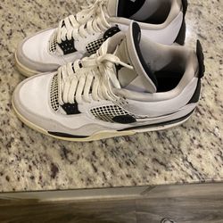 Jordan 4 Military Blacks Size 9