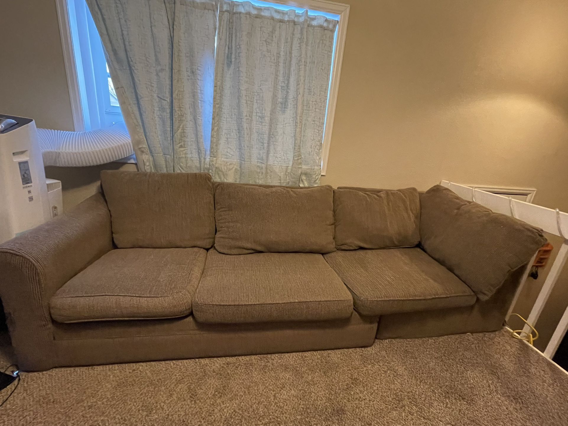 FREE SLEEPER COUCH
