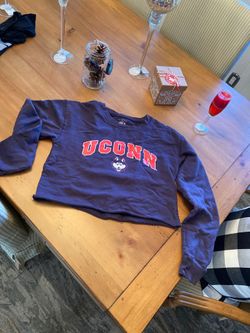 UCONN crop sweatshirt