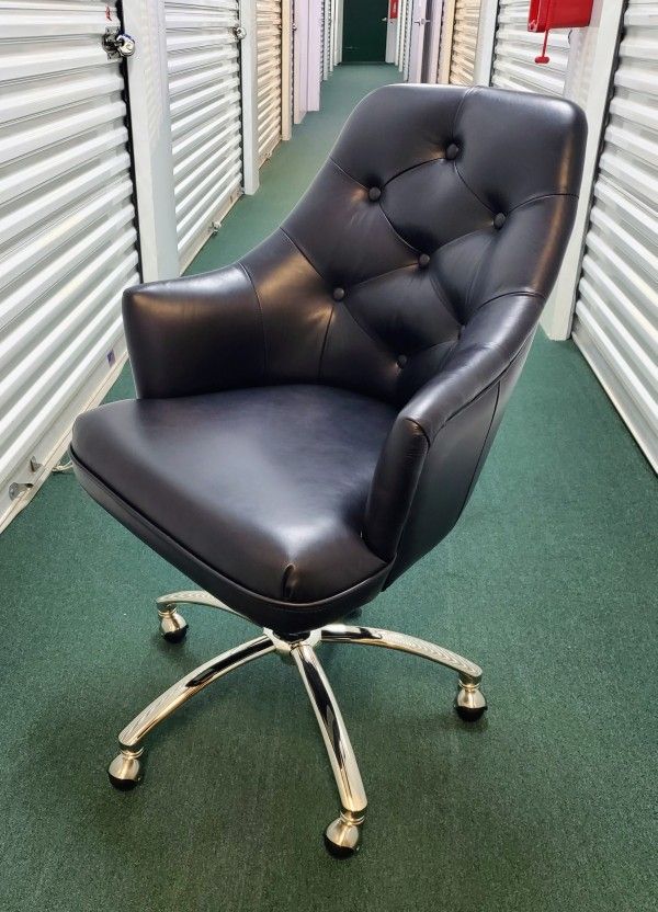 Pottery Barn – Everett Top Grain LEATHER Swivel Desk Chair (Midnight Vintage Black) Very Nice