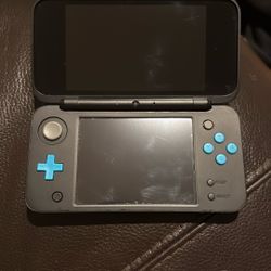 Nintendo 2DS XL