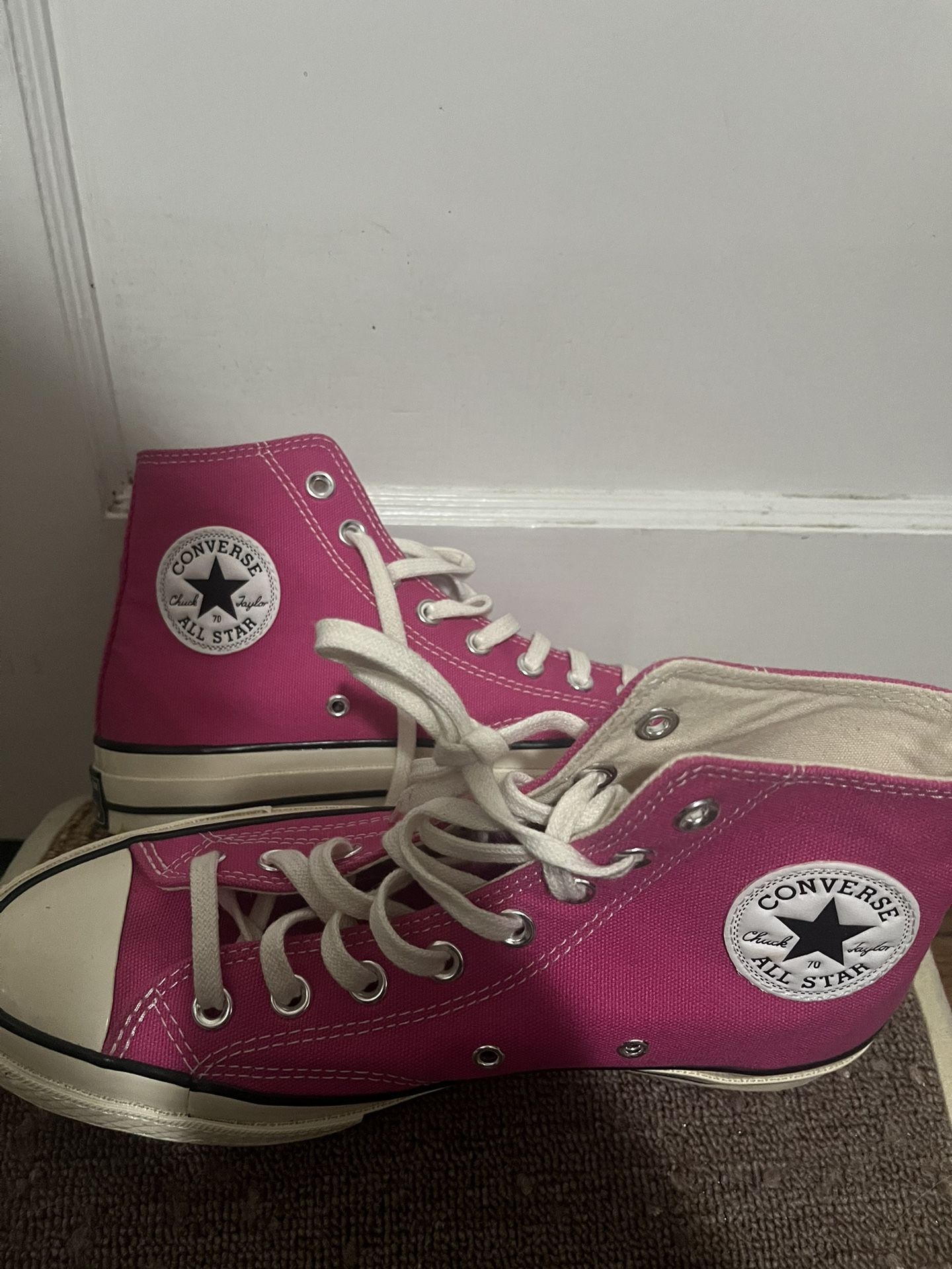 bright pink converse