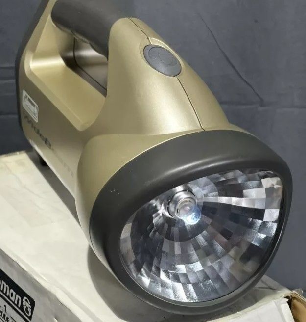 New Coleman Flashlight Lantern 4D Wide Beam Light