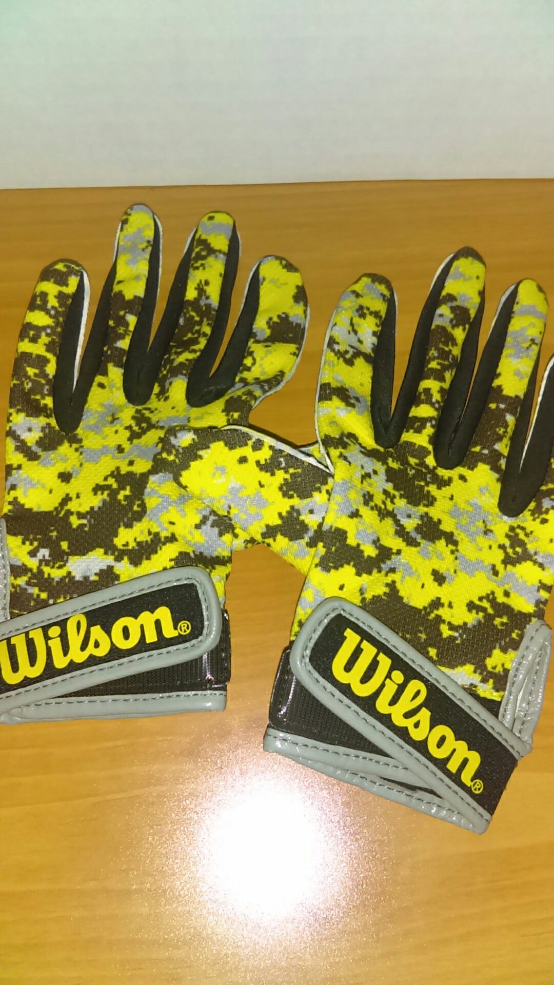 Wilson kids gloves
