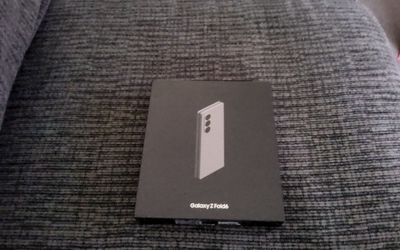 Samsung galaxy z fold 6 256 gigs /Unlocked