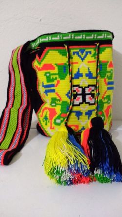 Original hand weaved wayuu bag