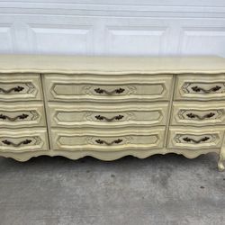 ANTIQUE DRESSER