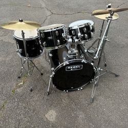 Rebel By Mapex Drum Set