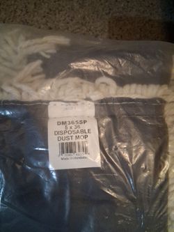 Disposable Dust Mop and 8 1/2x7 1/2×7 1/2 bags X 10