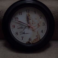 Marilyn Monroe Wall Clock...Perfect Condition...(2007)...