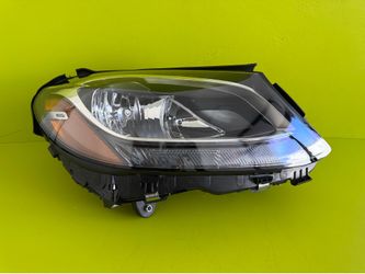 2015 2016 2017 2018 Mercedes-Benz C-Class Right Passenger Halogen Headlight TYC