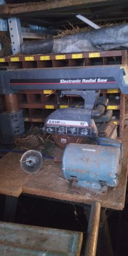 Craftsman electronic radial saw 10" 2.5 HP with table
