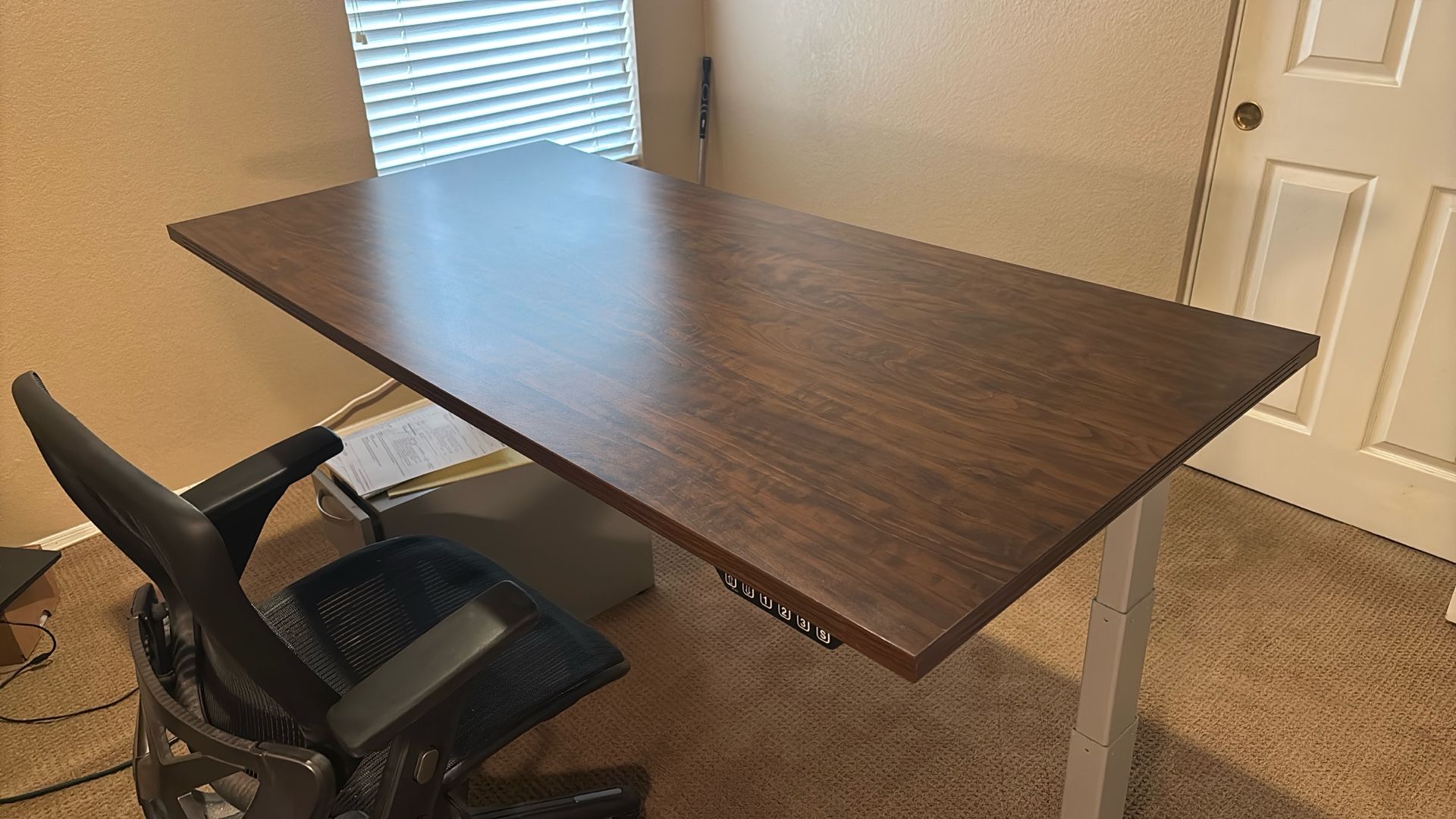 Motorized Rising Desk And Chair