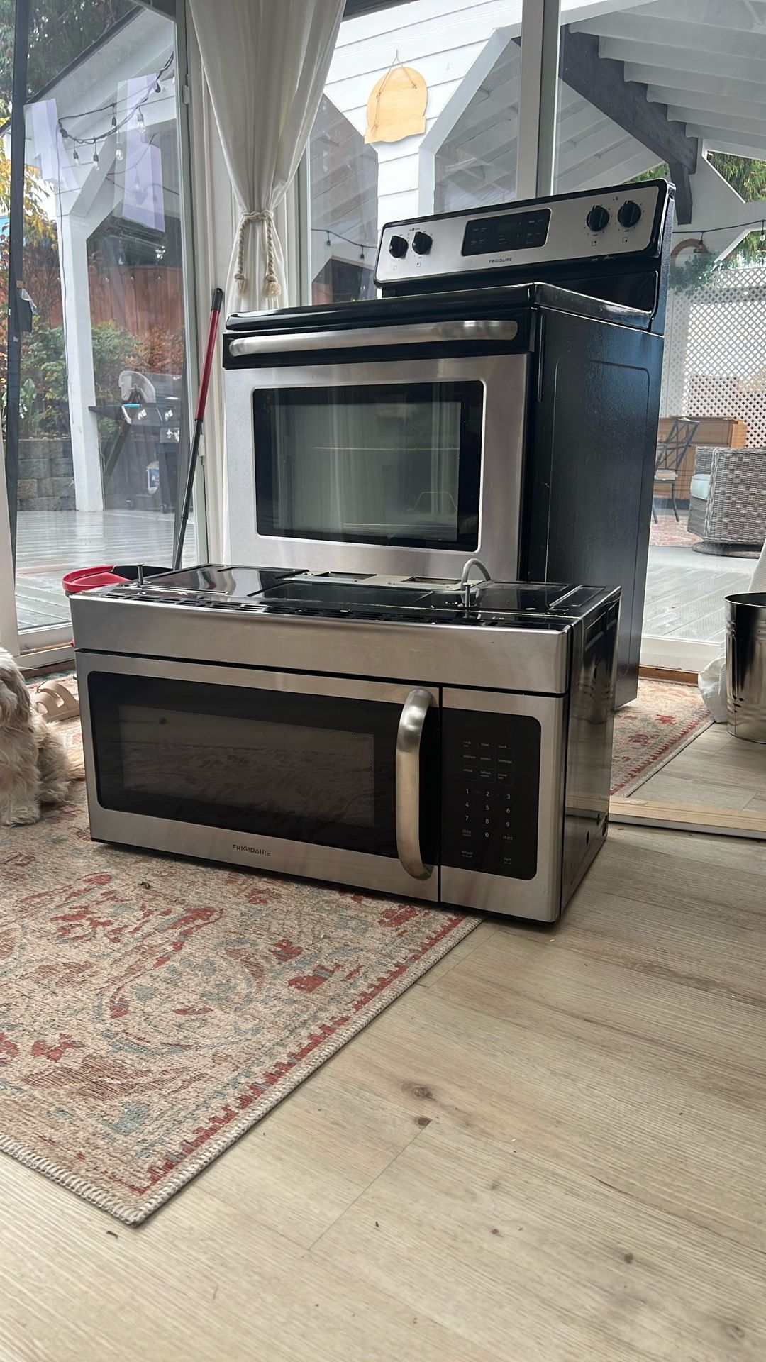 Estufa Y Microondas  Buenas Condition