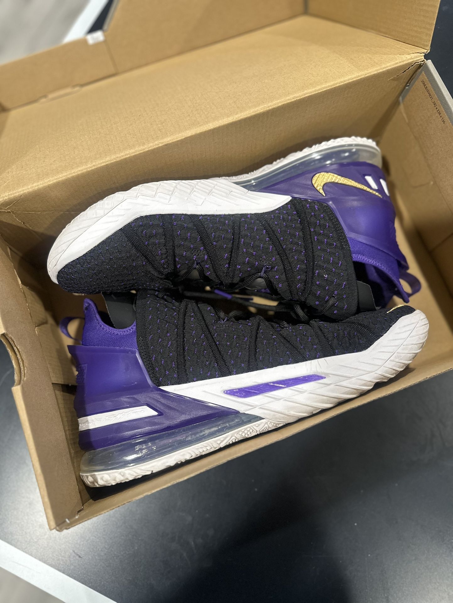 Nike LeBron 18 XVIII Black Gold Basketball Shoes Men’s Size 12