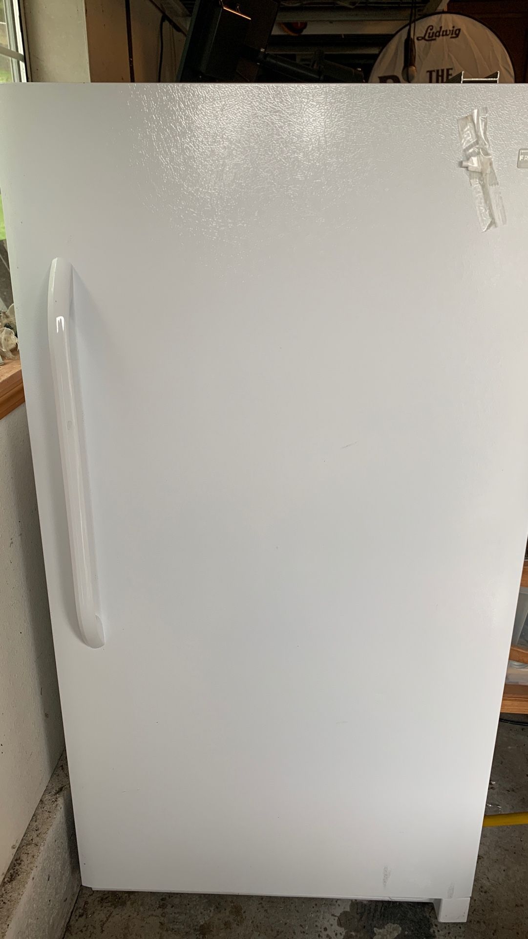 Stand up freezer - Frigidaire model FFFU17M1QWB