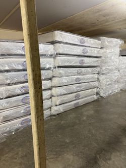 Mattresses from $89-$600 Kings Queens fools and twins