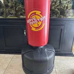 Century Punching  / kicking  Wavemaster Freestanding Punching Kick Bag And Base Barely Used