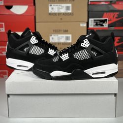 Size 12M - Air Jordan 4 Retro ‘White Thunder’ - Brand New