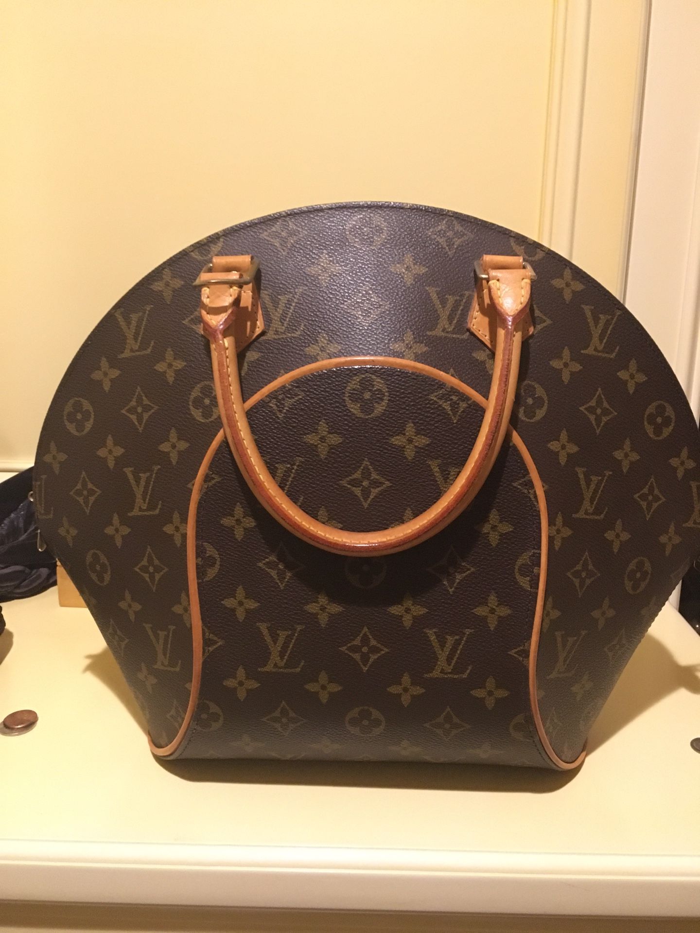 Louis Vuitton elipse mm bag
