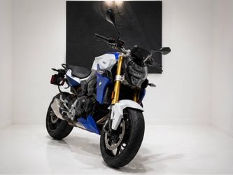 2023 BMW F900R