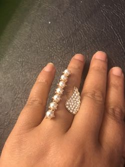 Beautiful ring size 6-8