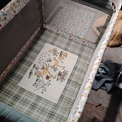 Graco Pack And Play Playpen With Changing Table