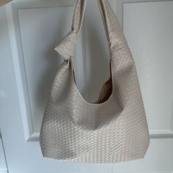Cream shoulder bag
