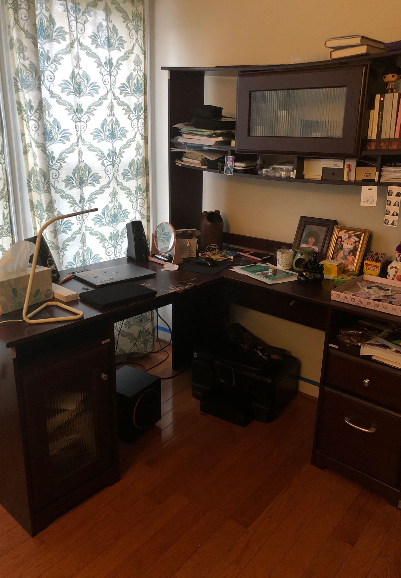 Large desk with hutch