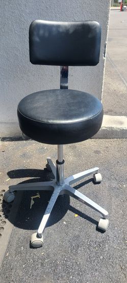 Chair With Wheels