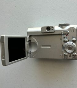 CANON POWERSHOT A630 DIGITAL SILVER CAMERA 8.0 MEGA PIXELS 4X OPTICAL ZOOM USED.
