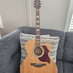 Takamine EG523SC