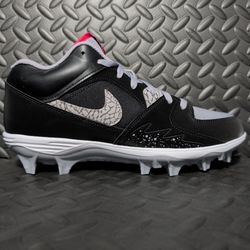 Jordan Stadium 90 Low TD Football Cleats HQ2010-060
Size 9.5 & 11.5