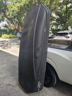 Thule roof car. Fair condition. Zip 33130. Delivery fee