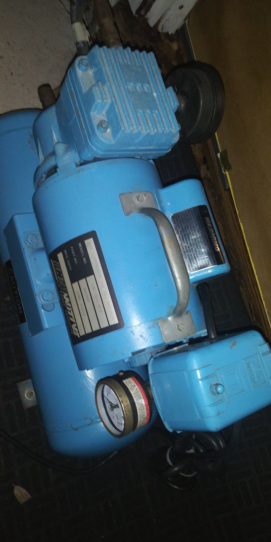 Pneumotive air compressor - Oil free