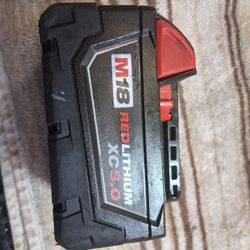 MILWAKEE M18 5AH BATTERY LIKE NEW 
