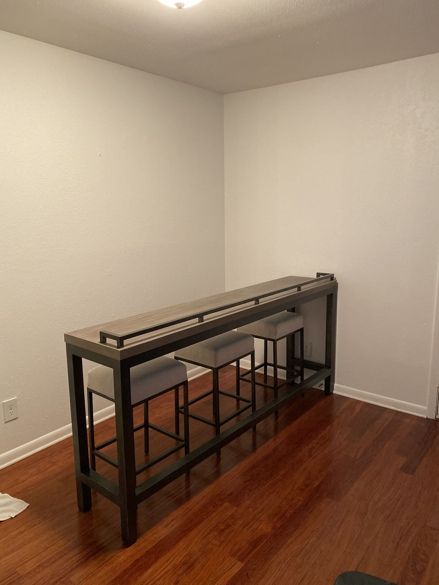 4-piece High Top Bar Table 