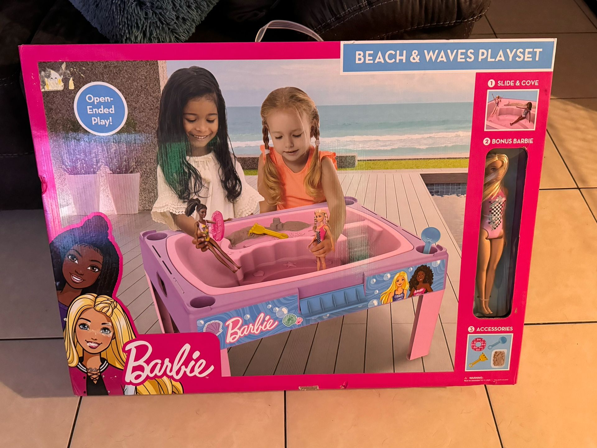 BABBIE BEACH & WAVES PLAYSET(NEW)