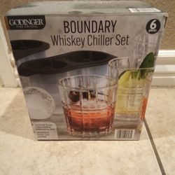 Godinger Whiskey Chiller 6-Piece Set Boundary Pattern Glasses and Ice Molds