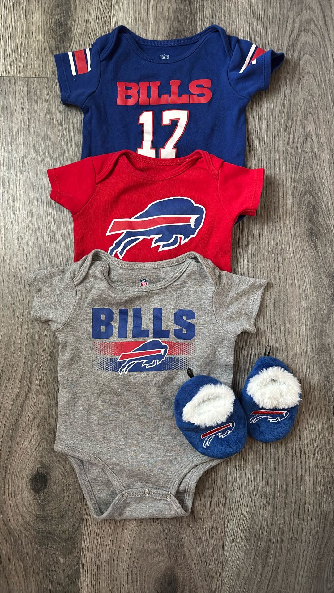 Buffalo Bills Boys Onesie Free Baby Slippers When Purchased 3pack 3-6m