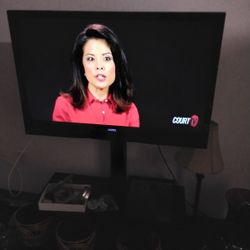 43 Inch New Vizio And Stand 