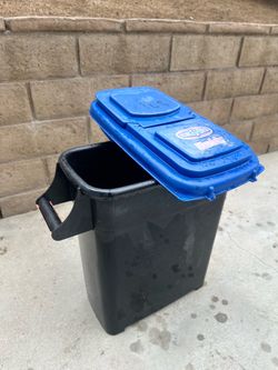 2 Pellet Storage Containers – BBQ / Smoker