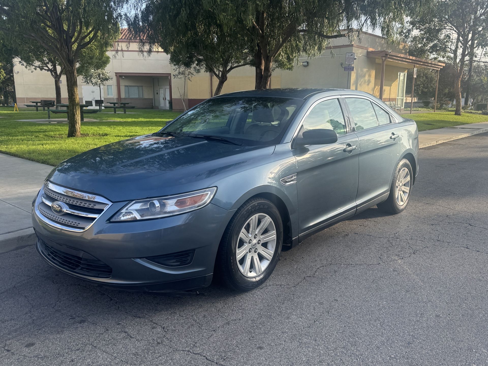 2010 Ford Taurus
